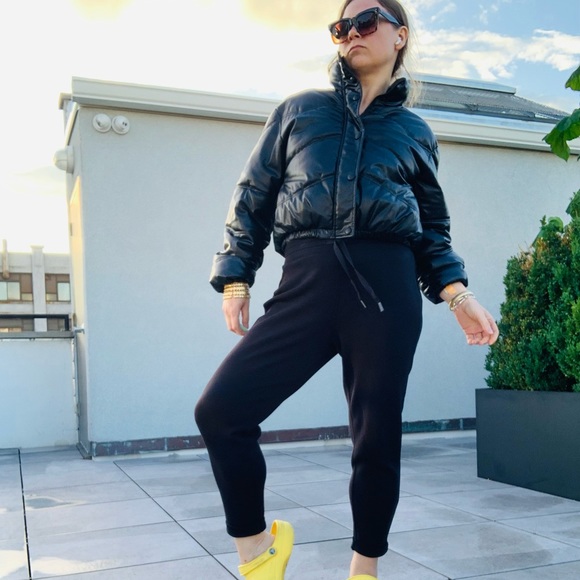 Zara Black Patent Vegan Leather Crop Puffer - Picture 16 of 16